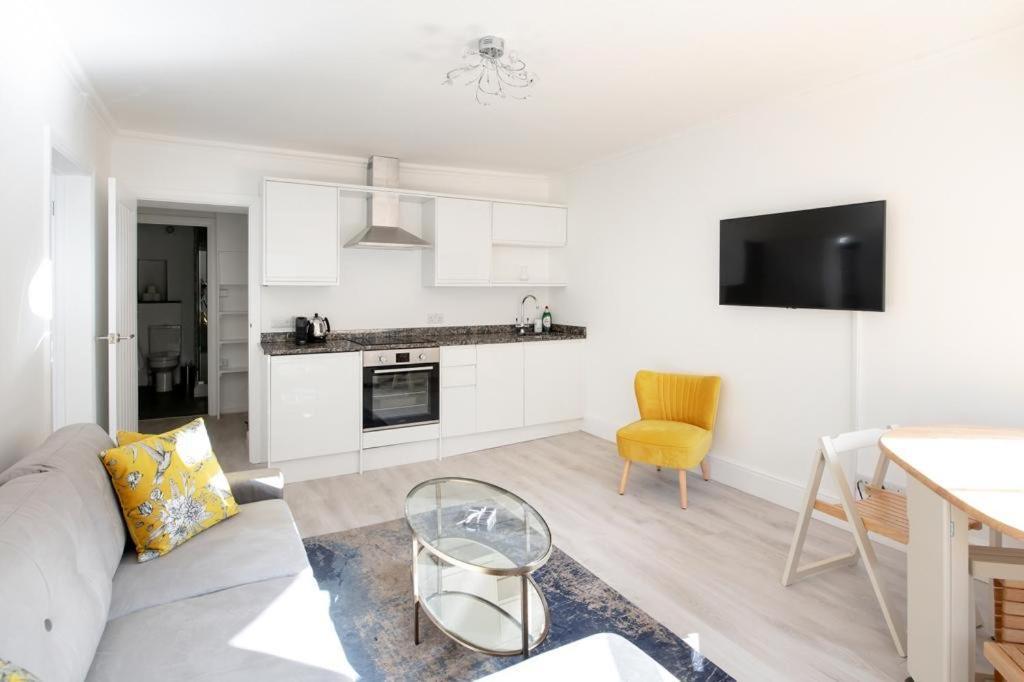 Flat In Bath City Centre ภายนอก รูปภาพ